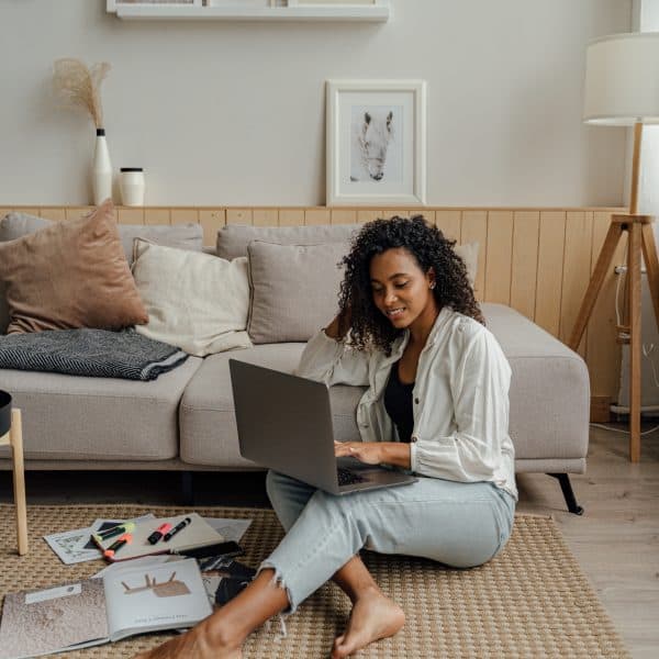 7 Profitable Online Side Hustles for Introverts