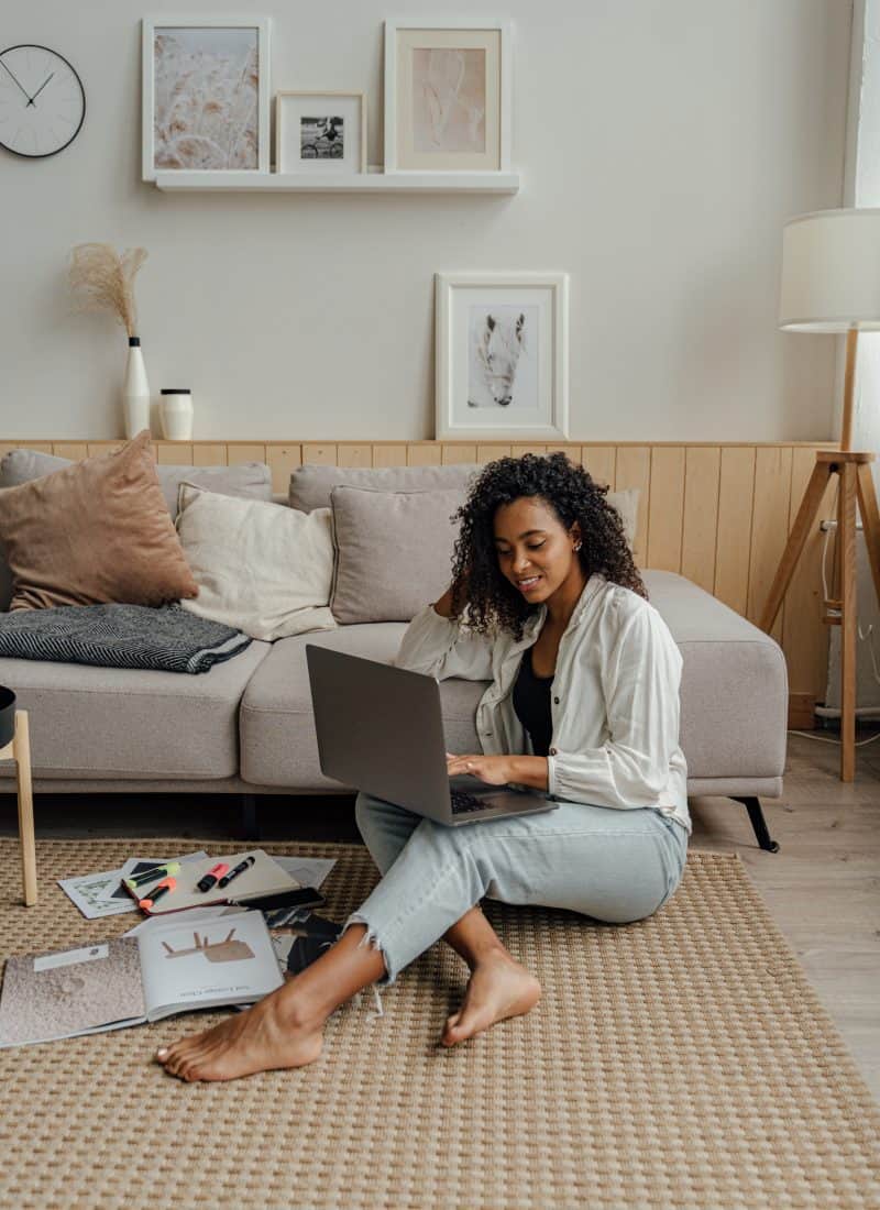 7 Profitable Online Side Hustles for Introverts