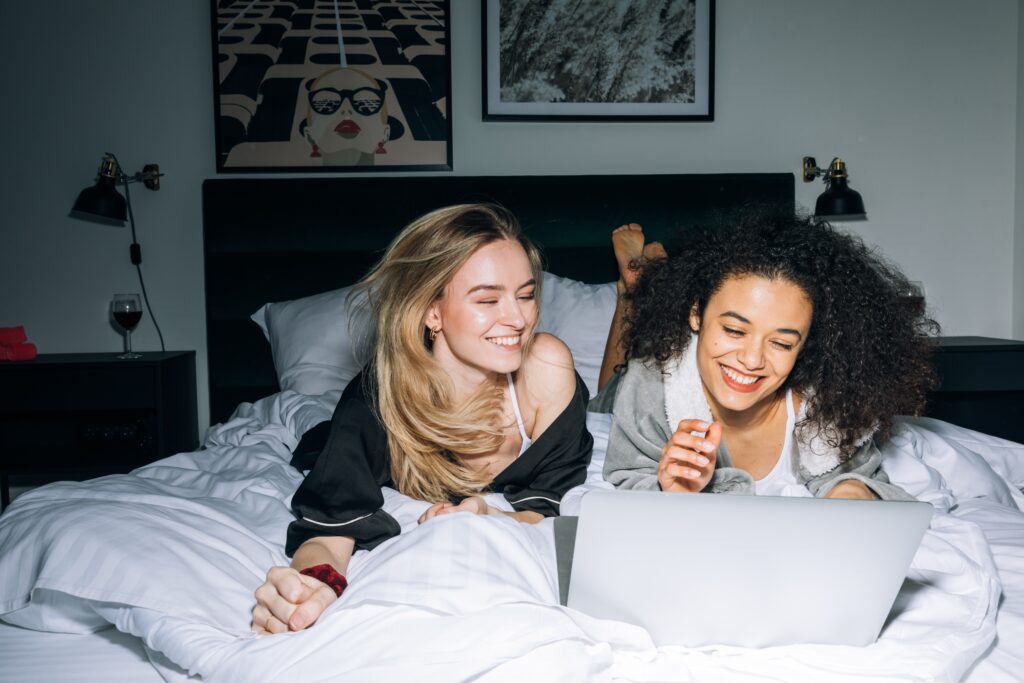 cozy things to do with friends